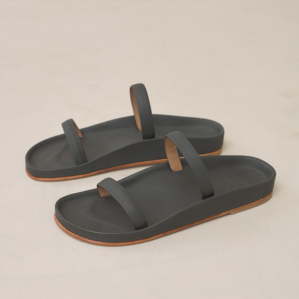 Lauren Manoogian Line Sandal 36/6 Charcoal NIB